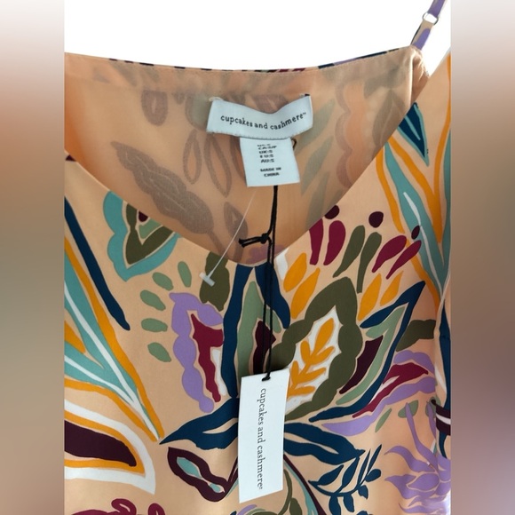 Cupcakes And Cashmere Pretty Floral Abstract Peach Blouse Gold Chain Shoulders - Picture 4 of 4